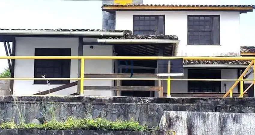 Vendo casa duplex 5 quartos, 3 suítes, 5 banheiros, piscina-stiep