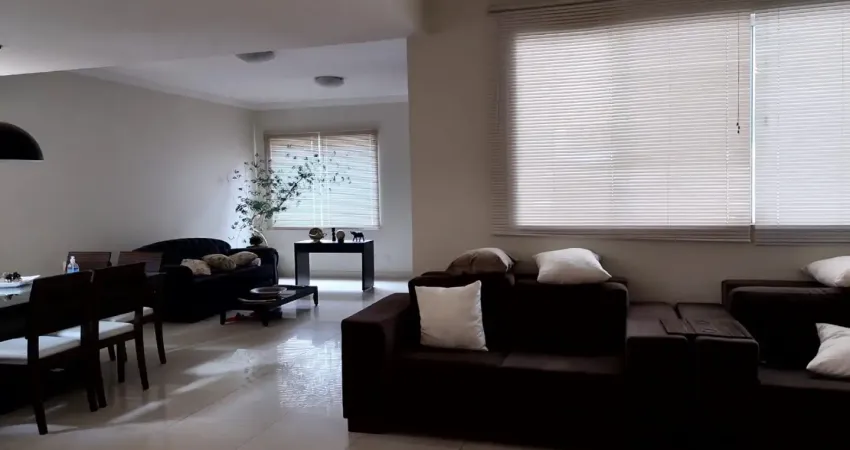 Vendo lindo sobrado à 5 min do vaca brava no jardim america com área gormet e piscina