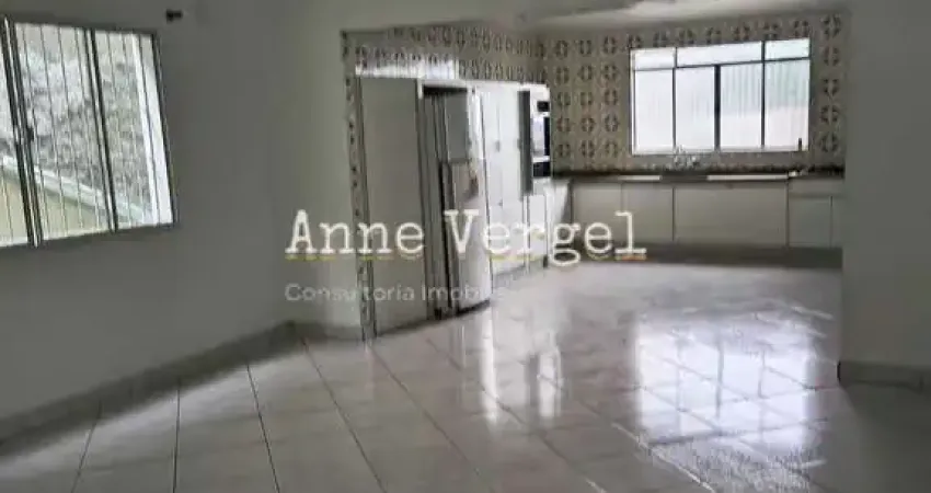 Casa Térrea 3 quartos c suíte à venda no km 18 em Osasco c quintal 286m2 com 2 vagas próximo à Estação e Avenida dos Autonomistas