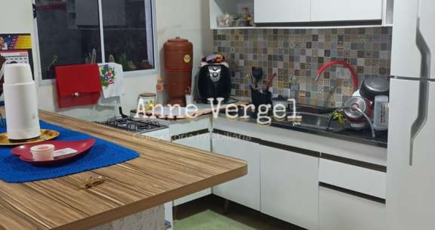 Casa com 2 pavimentos à venda no Bairro Jardim Carapicuíba em Carapicuíba com 115m² próximo à Estação e Terminal Carapicuíba