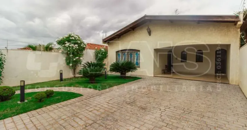 Casa com 3 dormitórios à venda, 299 m² por R$ 980.000,00 - Centro - Barretos/SP