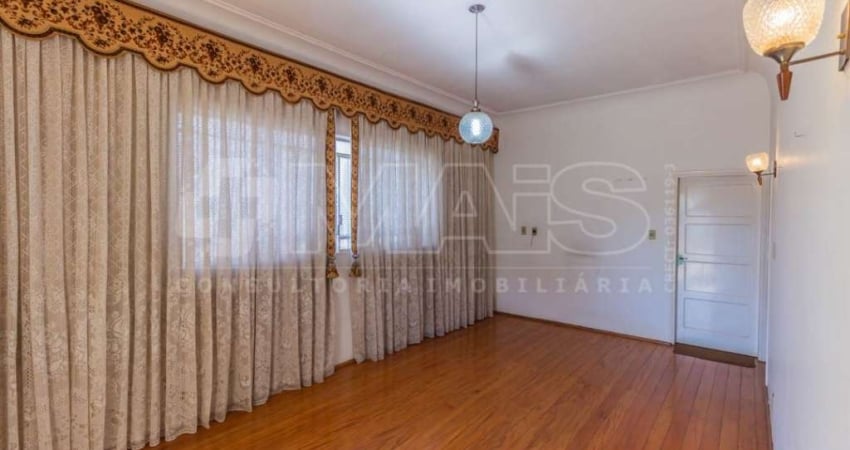 Casa com 3 dormitórios, 135 m² - venda por R$ 800.000,00 ou aluguel por R$ 2.200,00/mês - Centro - Barretos/SP
