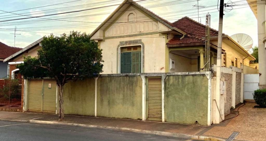 Casa com 4 quartos à venda na Avenida 19, Centro, Barretos
