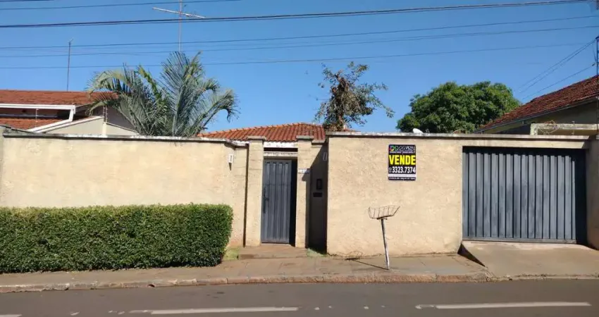 Casa com 4 quartos à venda na Rua 32, Centro, Barretos