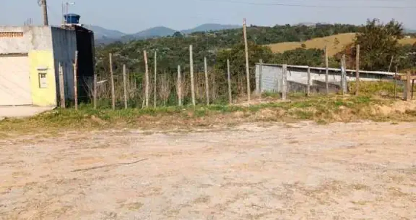 Casa à venda na Rua Paulo Afonso, 50, Jardim Piatã A, Mogi das Cruzes