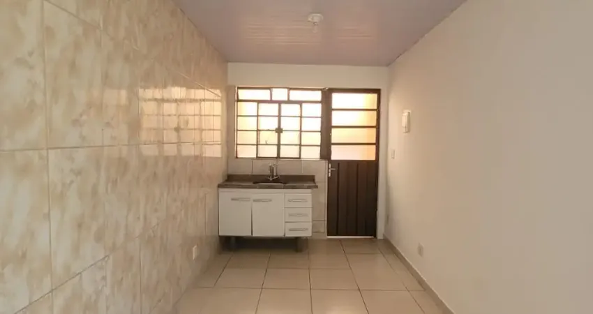 ALUGA-SE BARRACÃO – BAIRRO CAIÇARA  Valor: R$ 850,00