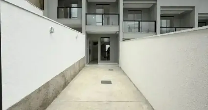 Casa Geminada entrada individual no Jardim Guanabara