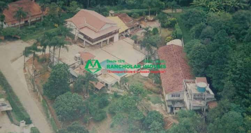 Chácara para venda em Jardim São Marcos de 5000.00m² com 5 Quartos, 2 Suites e 4 Garagens