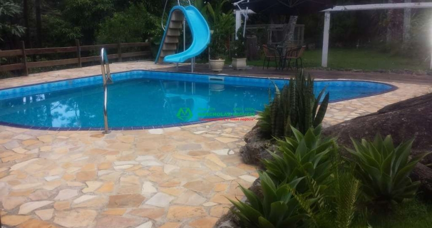 Casa de Condomínio para venda em Taboleiro Verde de 3800.00m² com 4 Quartos, 2 Suites e 4 Garagens