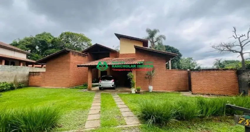 Casa de Condomínio para venda em Pinheiros Tênis Village de 800.00m² com 3 Quartos, 1 Suite e 2 Garagens