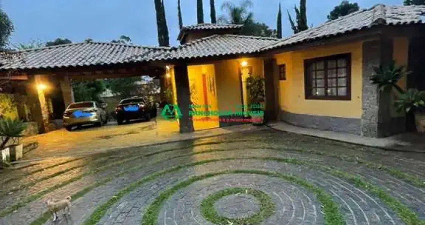 Casa de Condomínio para venda em Recanto Suisso de 2200.00m² com 4 Quartos, 4 Suites e 4 Garagens
