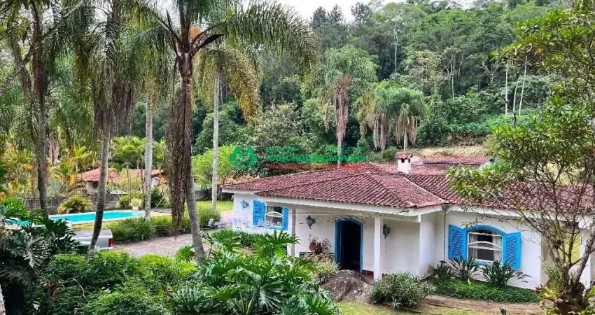 Casa para venda em Jardim Santa Paula de 3318.00m² com 5 Quartos, 2 Suites e 2 Garagens