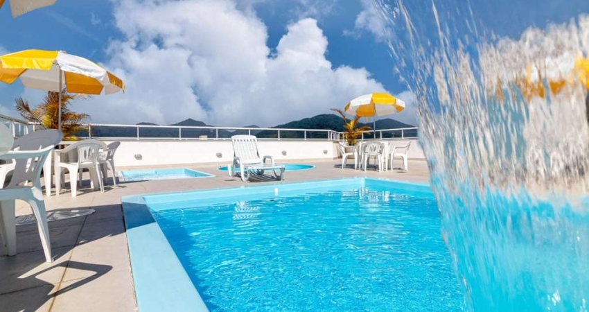 Ubatuba, Centro - Aptos prontos de 02 e 03 dormitórios, área de lazer com piscina.