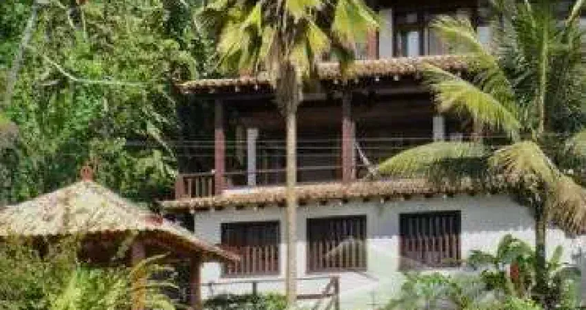 Praia Vermelha do Centro – Linda vista para mar, com 05 dormitórios sendo 04 suítes, área de 350m2, área de lazer.