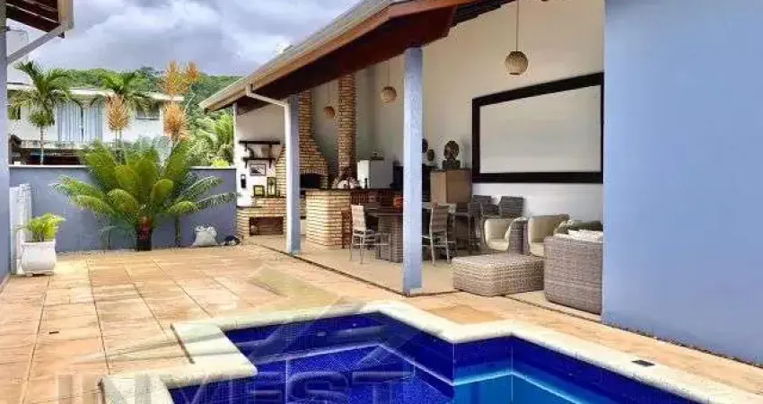 Ubatuba country club, linda casa com 03 dorm. E área de lazer.