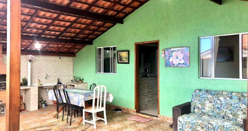 Ubatuba, Taquaral- Casa geminada com 02 quatos sendo 01 suite.