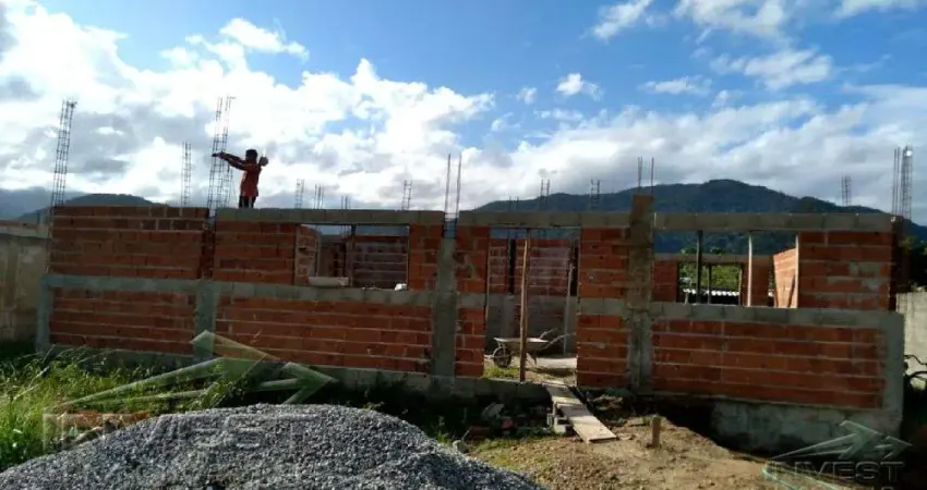 Ubatuba, Jardim Carolina - Terreno em condomínio fechado com 500 m2, aterrado,