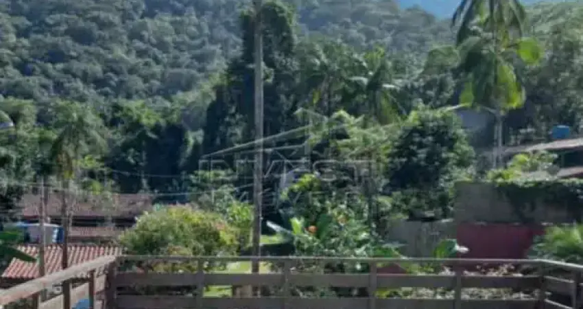 Ubatuba, itamambuca, linda casa 03 suítes, área verde, próximo a cachoeira,