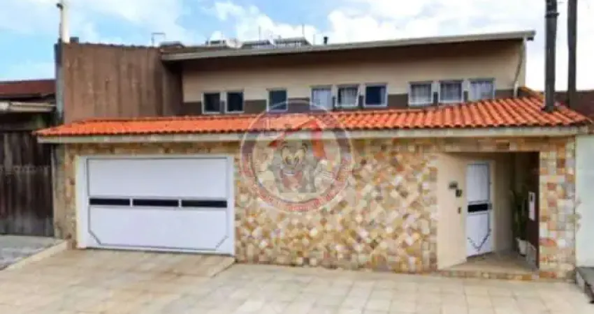 Sobrado com 4 dorms, Agenor de Campos, Mongaguá - R$ 700 mil, Cod: 740-13