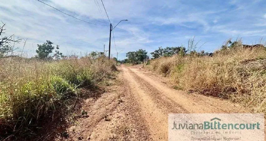 Chácara plana com pequeno desnível para o fundo Senador Canedo