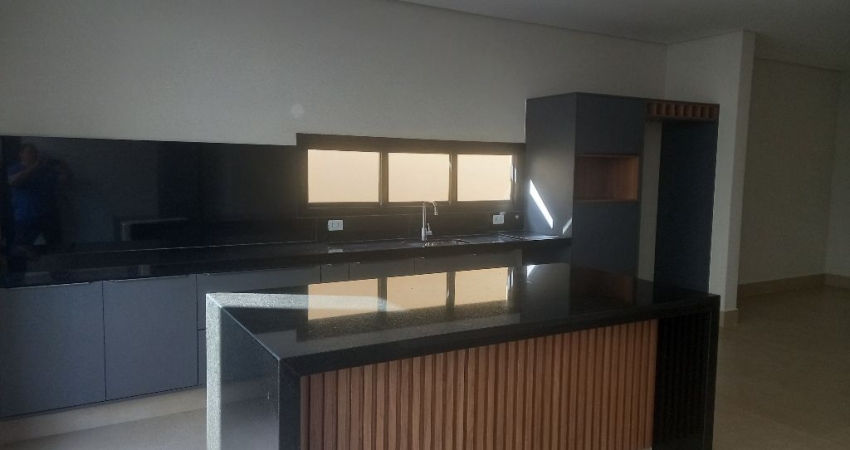 LINDA CASA TÉRREA - 4 SUÍTES - CONDOMÍNIO QUINTA DOS VENTOS - 4 SUÍTES