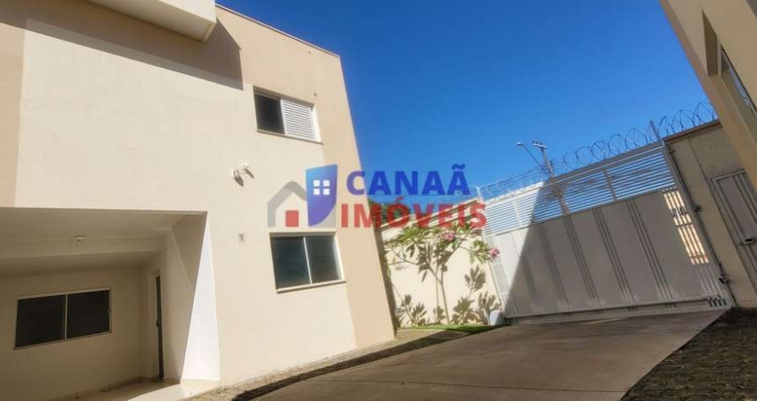 Sobrado duplex 3 quartos 1 suíte bairro Oswaldo - região martins