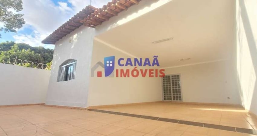 Casa 3 quartos 1 suíte próxima UFU Santa Mônica