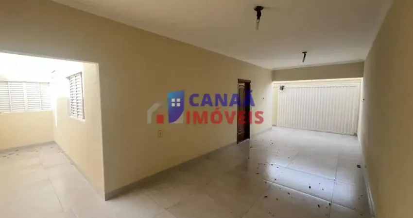 Casa com 3 quartos à venda no Conjunto Segismundo Pereira, Uberlândia