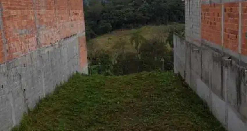 Terreno à venda no Jardim Ikeda, Suzano 