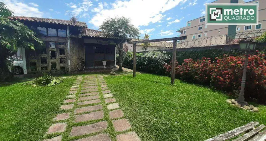 Casa com 7 dormitórios à venda, 204 m² por R$ 750.000,00 - Extensão do Bosque - Rio das Ostras/RJ