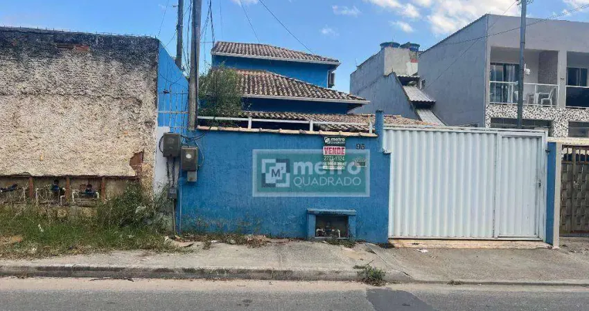 Casa duplex independente de 3 quartos amplos, 2 banheiros, sala ,cozinha, quintal, vaga para 4 carros.  rua asfaltada e com abastecimento de água da r