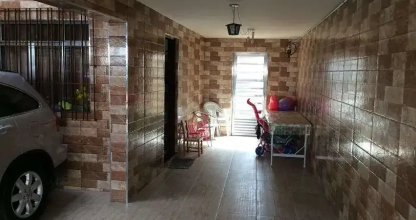 Sobrado para venda possui 134 metros quadrados com 2 quartos em Jardim Elvira - Osasco - SP
