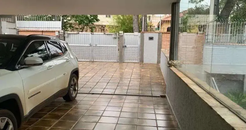 Sobrado para venda tem 250 metros quadrados com 4 quartos em Parque São Domingos - São Paulo - SP