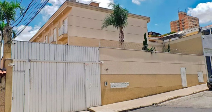 SOBRADO EM CONDOMÍNIO FECHADO