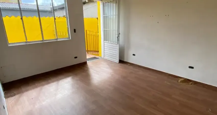 Casa com 2 quartos para alugar na Avenida Mutinga, 2626, Jardim Santo Elias, São Paulo