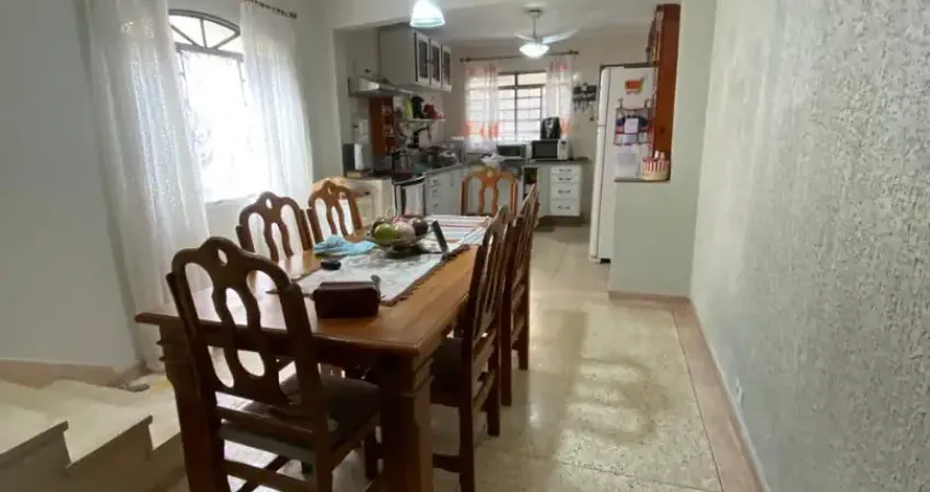 Casa com 3 quartos à venda na Rua Valentino Cardoso, 1, Vila Jaraguá, São Paulo