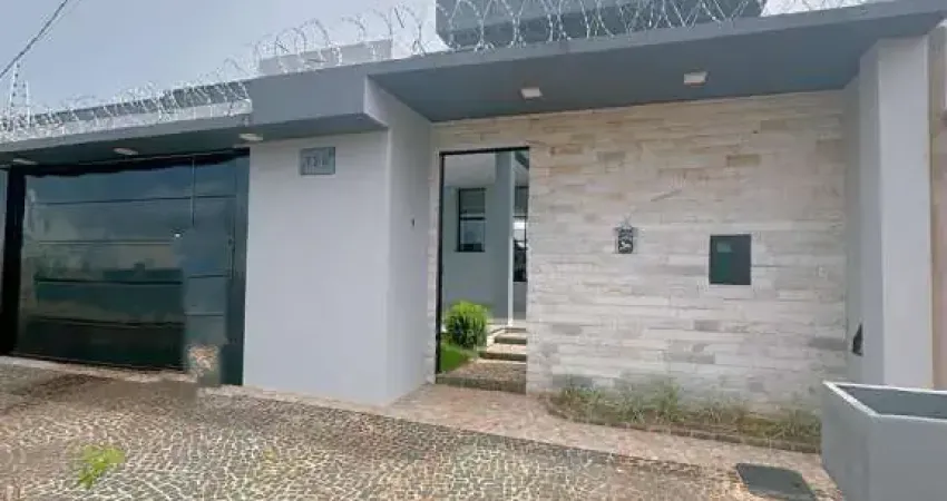 Imperdível! Casa à venda em Uberlândia-MG, Umuarama: 3 quartos, 1 suíte, 1 sala, 2 banheiros, 3 vagas de garagem, 150m².