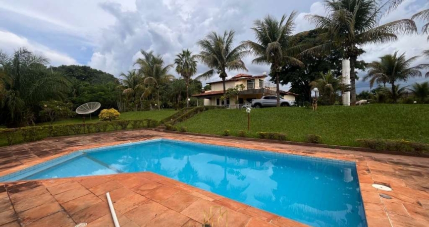Chácara em Condomínio de Luxo à Venda em Uberlândia-MG - Morada do Sol: Vista panorâmica, segurança 24h e lazer completo!