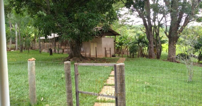 Sitio de Luxo à Venda em Uberlândia-MG: 6 Quartos, 5 Vagas de Garagem, 5,00 Alqueires de Área