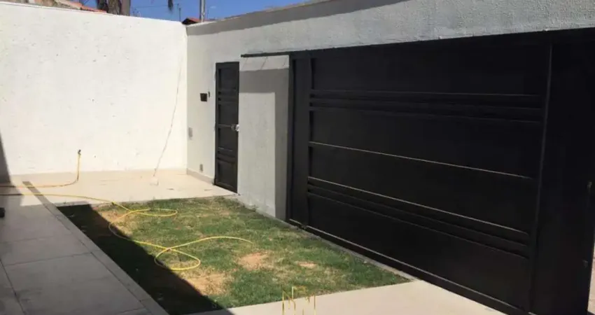 Casa com 3 quartos à venda na Cidade Jardim, Uberlândia 