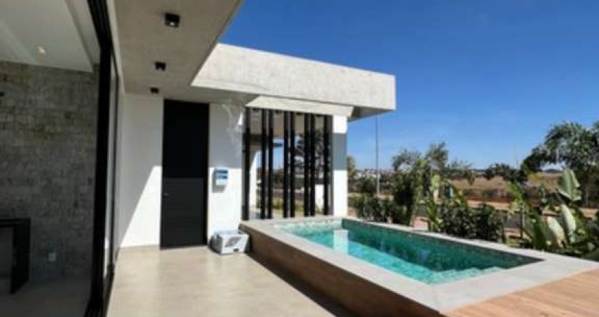 Alphaville 1: Condomínio de Luxo Casa  à Venda em Uberlândia-MG - 4 Quartos, 4 Suítes, 3 Vagas - 234m² no Granja Marileusa