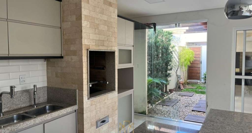 Luxuosa casa em condomínio à venda em Uberlândia-MG, 3 suítes, 3 quartos, 4 banheiros, 1 sala, 3 vagas, 189,00 m².