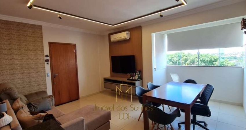 Apartamento à venda em Uberlândia-MG, Santa Mônica: 2 quartos, 1 suíte, 2 salas, 1 vaga, 65,55m² de área. Venha conferir!