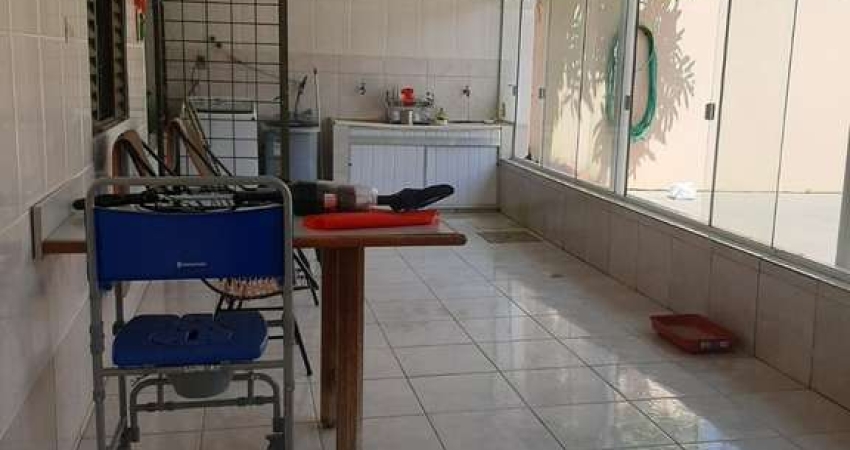 Imóvel Imperdível: Casa à venda em Uberlândia-MG, Bairro Mansour, 3 quartos, 1 suíte, 2 vagas de garagem!