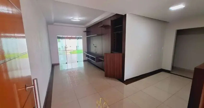 Casa de alto padrão em condomínio no Jardim Holanda, Uberlândia-MG: 3 quartos, 1 suíte, 1 sala, 1 banheiro, 4 vagas, 120m².