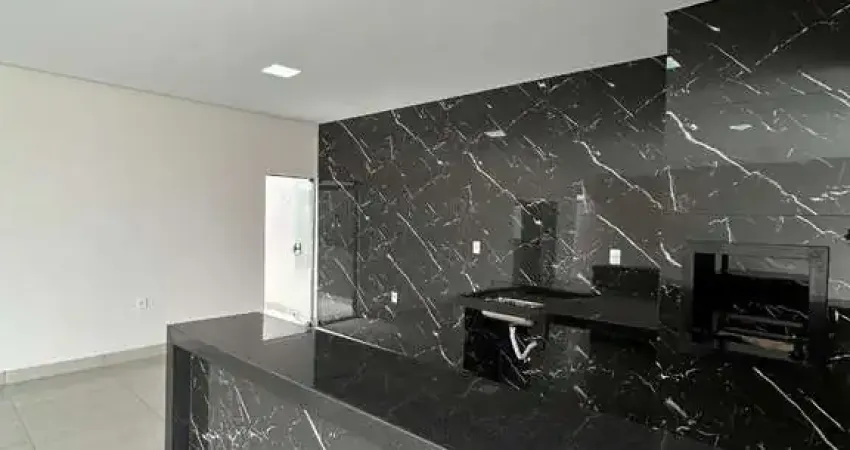 Casa à venda em Uberlândia-MG, bairro Granada: 3 quartos, 1 suíte, 1 sala, 3 banheiros, 6 vagas, 200m² de área. Confira!