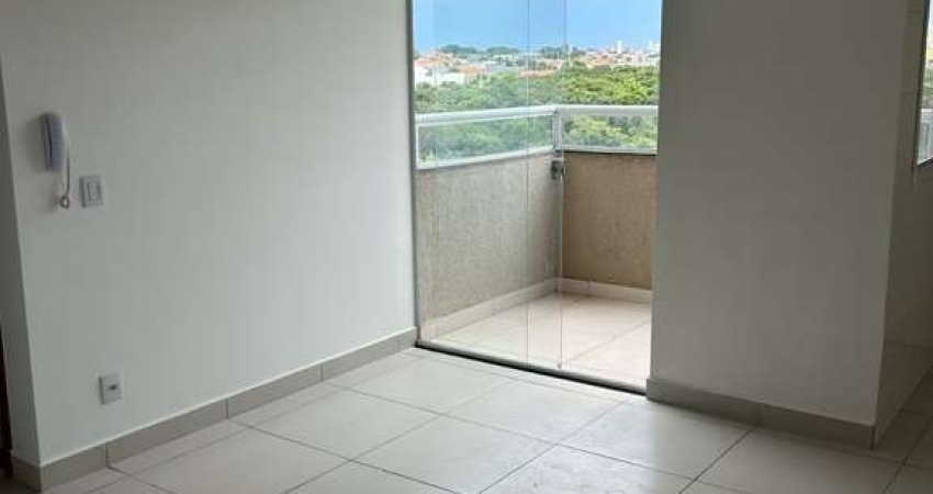 Apartamento à venda em Uberlândia-MG - 2 quartos, 1 suíte, 1 sala, 1 banheiro, 1 vaga de garagem - 56m² de área - Portal do Vale II.