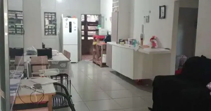 Imperdível oportunidade de investimento: Casa à venda em Uberlândia-MG, Morada Nova, 3 quartos, 1 sala, 2 banheiros, 2 vagas, 150m²!