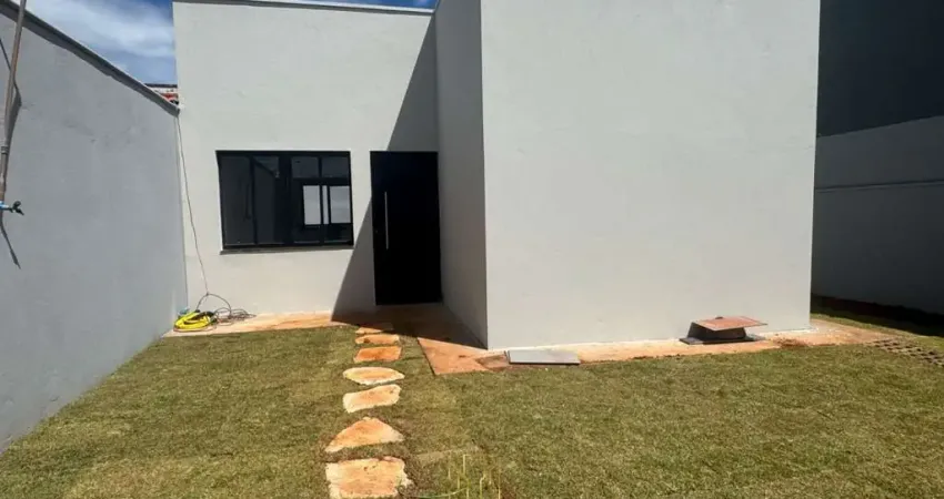 Imperdível oportunidade! Casa à venda em Uberlândia-MG, Morumbi: 3 quartos, 1 suíte, sala, banheiro, 2 vagas, 65m². Confira!