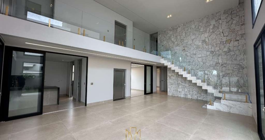 Residência de luxo no Alphaville 1: 4 quartos, 4 suítes, 2 salas, 7 banheiros, 2 vagas, 378,92 m² em Granja Marileusa, Uberlândia-MG.